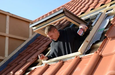 Pose de fenêtres de toit Velux à Surtauville